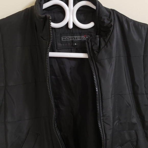 Sleeveless Vest Jacket - Picture 8 of 9